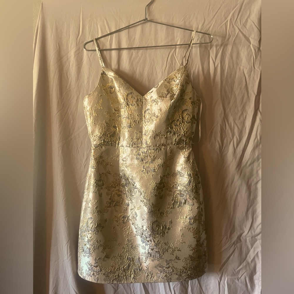 Lulus medium detailed cocktail dress